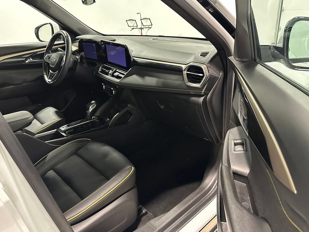 Used 2024 Chevrolet TrailBlazer ACTIV w/ Driver Confidence Package AWD/4WD image 27