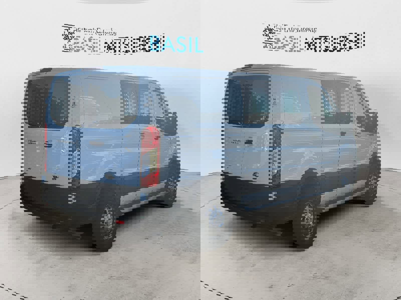 Used 2023 Ford Transit 250 Low Roof AWD w/ Exterior Upgrade Package image 5