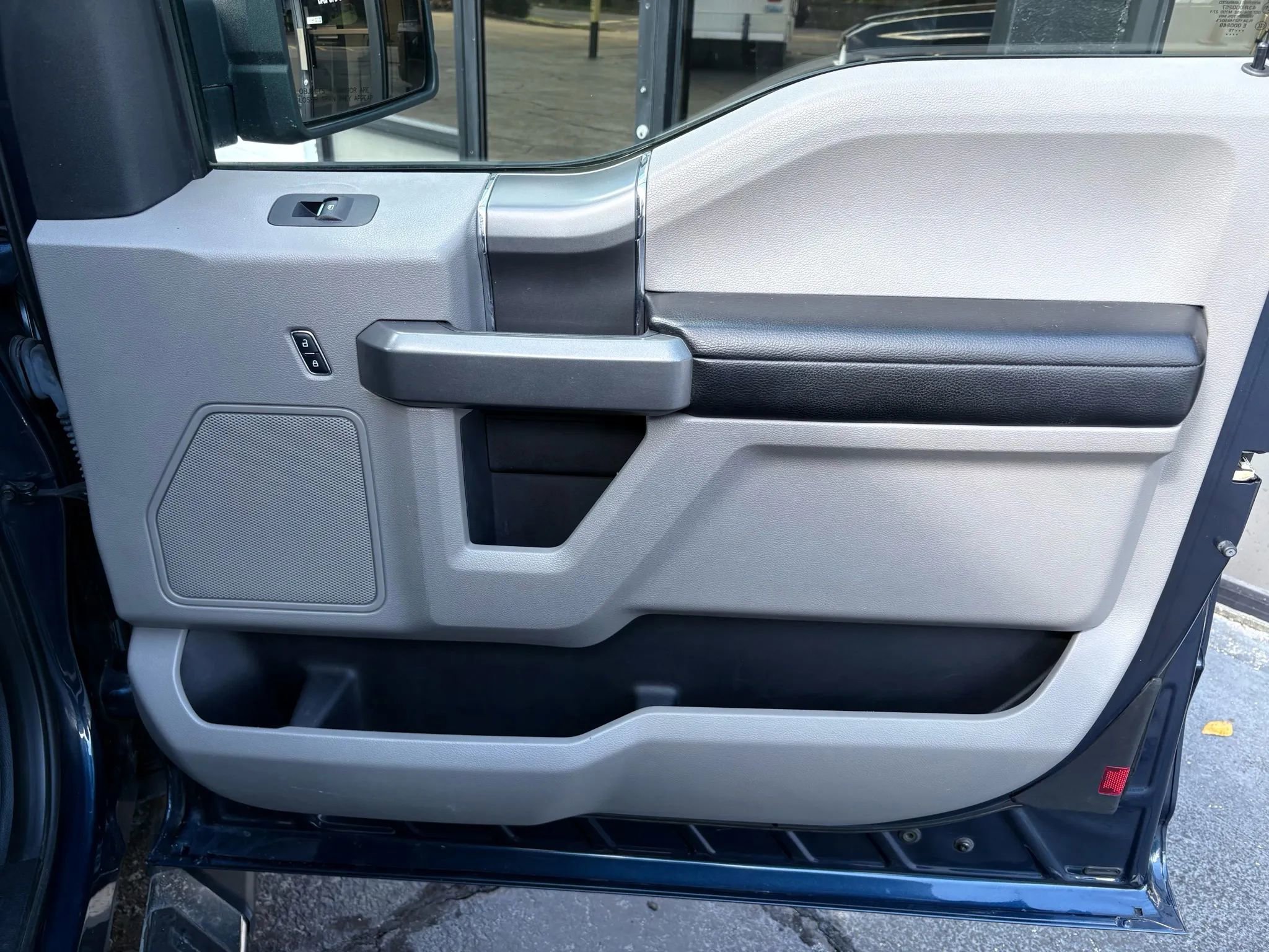 Used 2016 Ford F150 XLT w/ Equipment Group 301A Mid RWD image 21