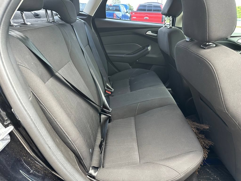Used 2017 Ford Focus SE FWD image 7