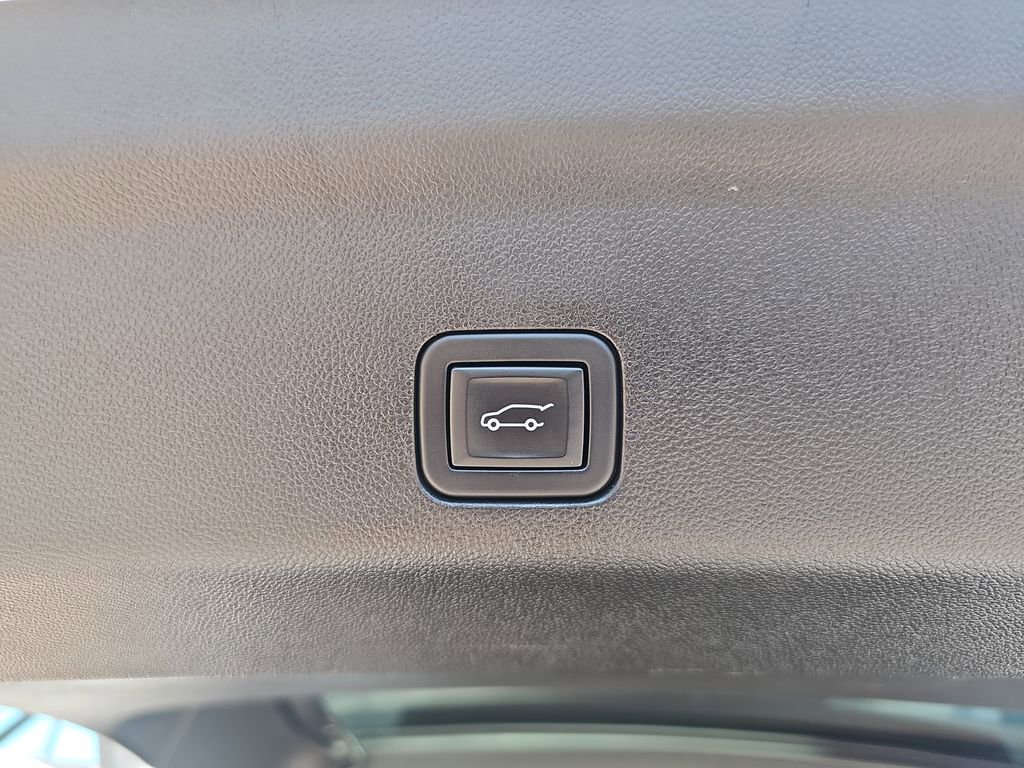 Used 2024 GMC Yukon XL SLT image 15