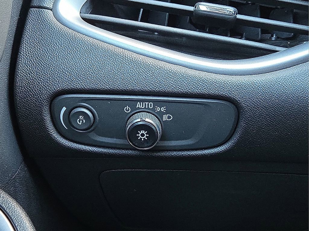 Used 2023 Chevrolet Malibu LT image 25