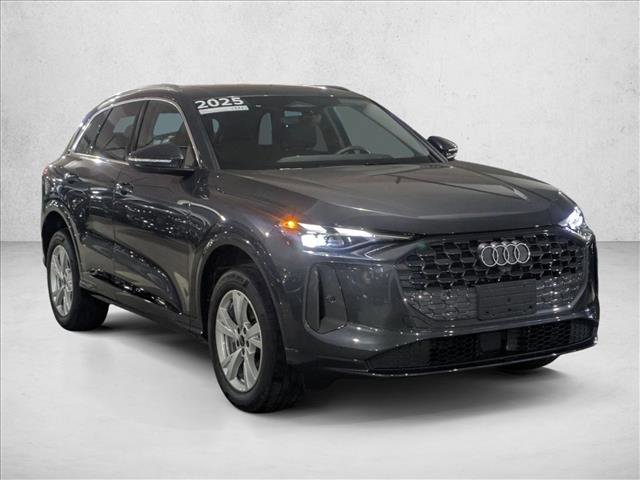 Certified 2025 Audi Q5 Premium w/ Convenience Package image 3