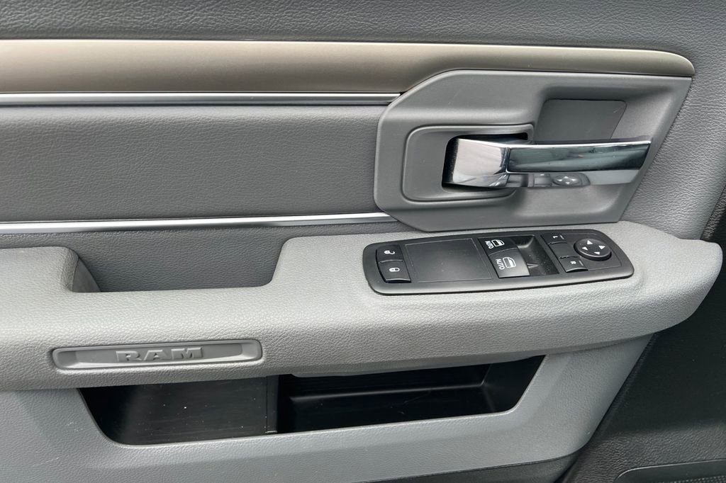 Used 2018 RAM 1500 Classic SLT image 10