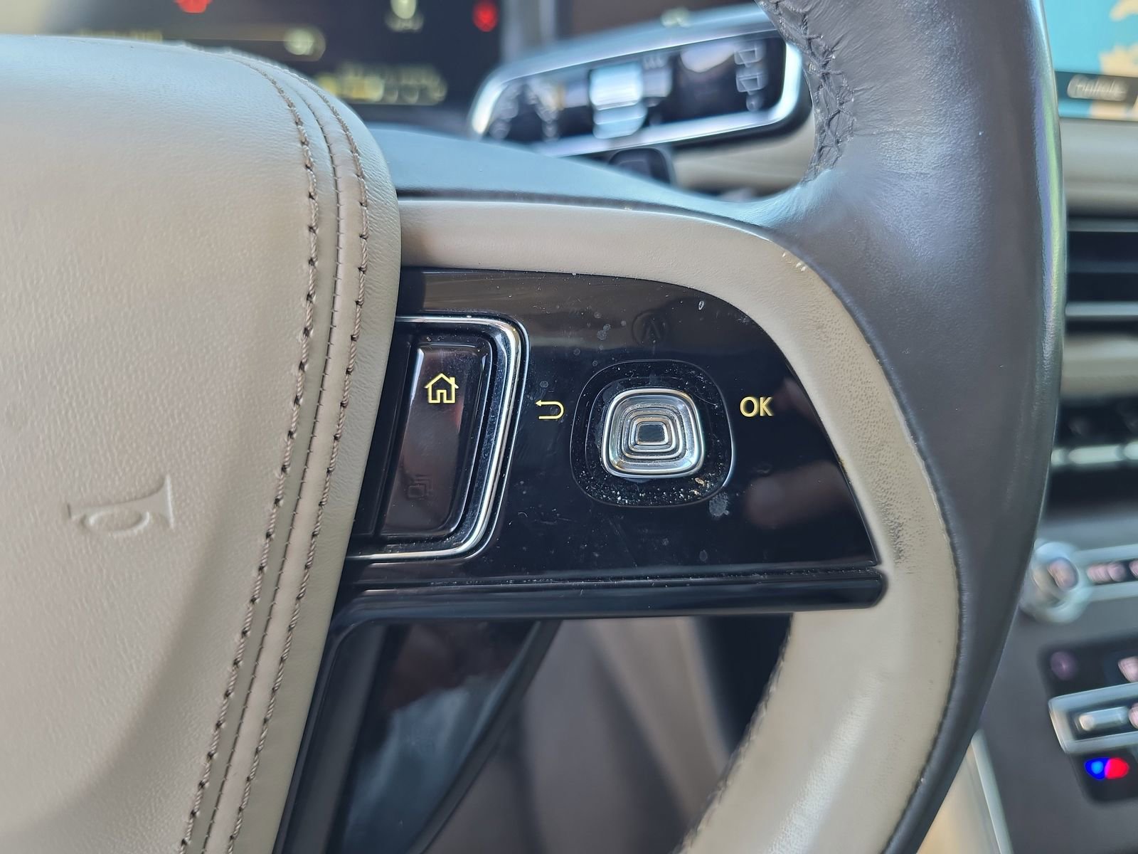 Used 2020 Lincoln Aviator Reserve w/ Equipment Group 202A image 25