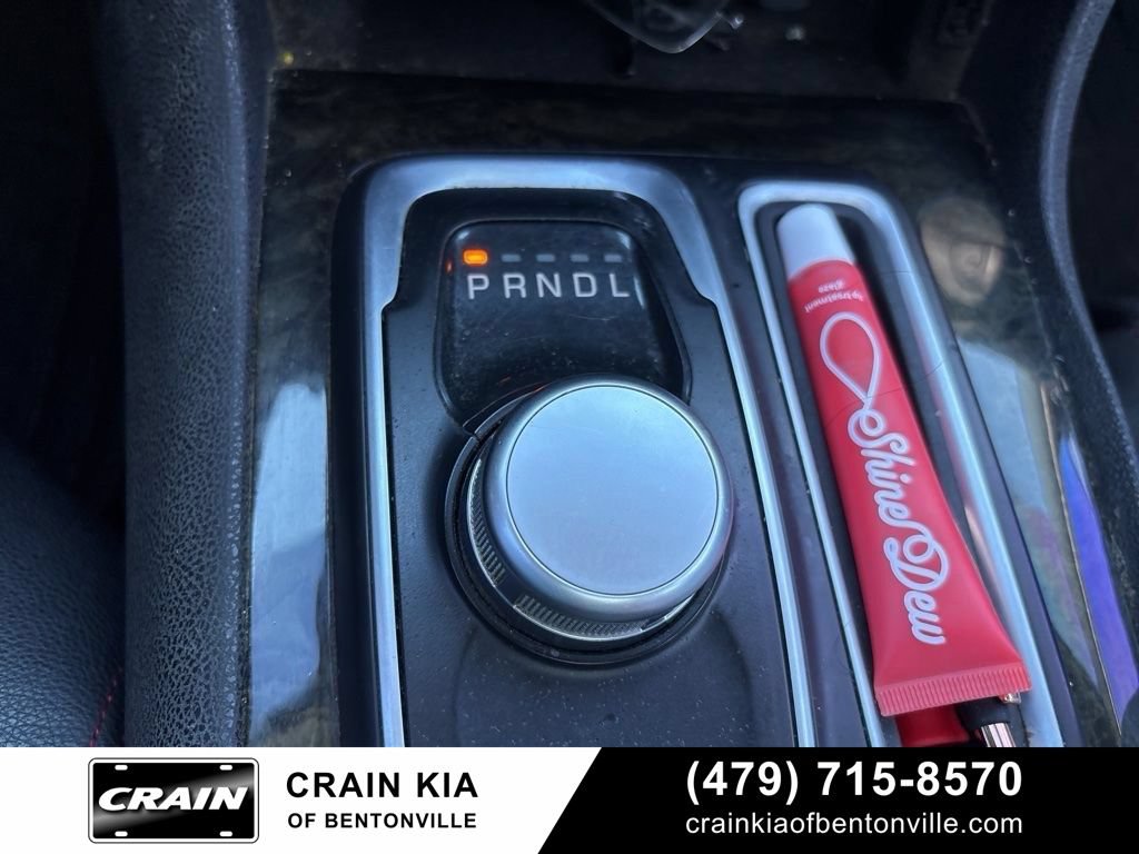 Used 2017 Chrysler 300 C RWD image 11