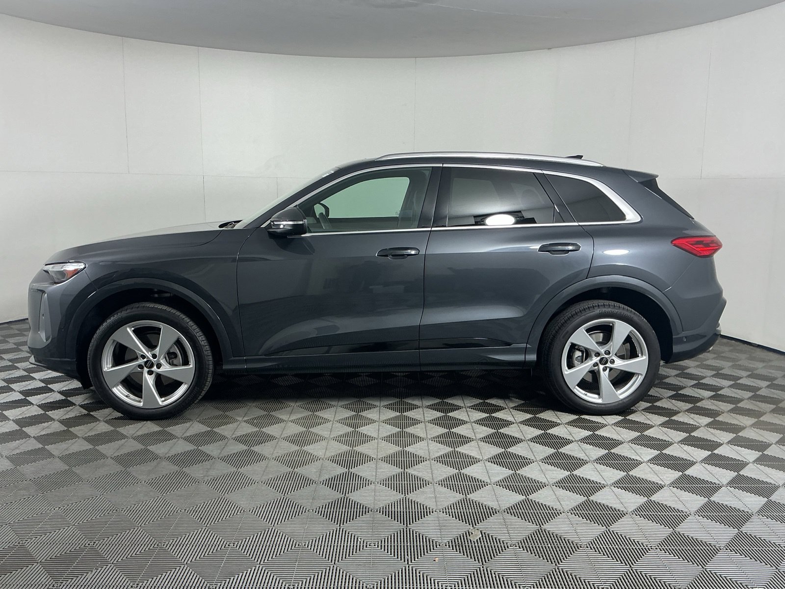 Used 2025 Audi Q5 Premium Plus AWD/4WD image 4