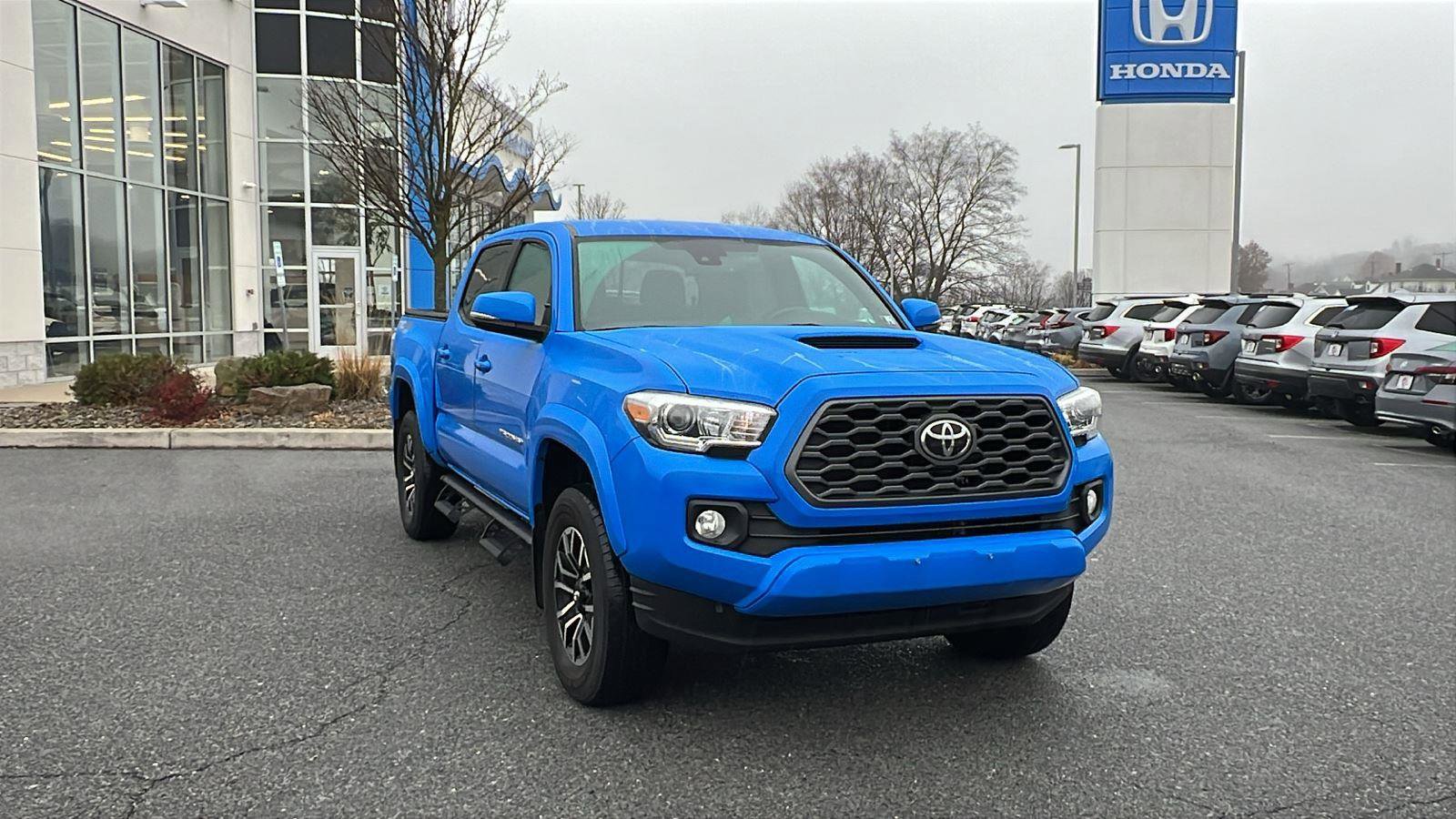 Used 2020 Toyota Tacoma TRD Sport video 1