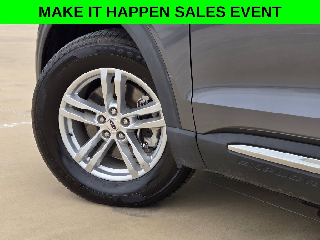 Used 2022 Ford Explorer XLT w/ Equipment Group 202A AWD/4WD image 31