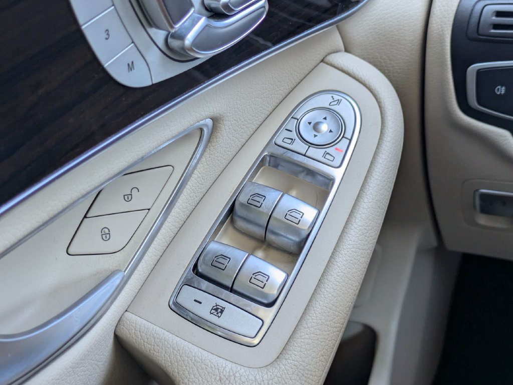 Used 2022 Mercedes-Benz GLC 300 image 23