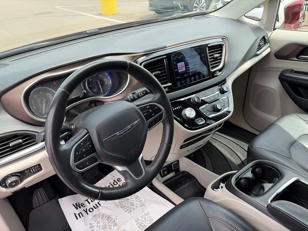 Used 2018 Chrysler Pacifica Touring-L Plus FWD image 23