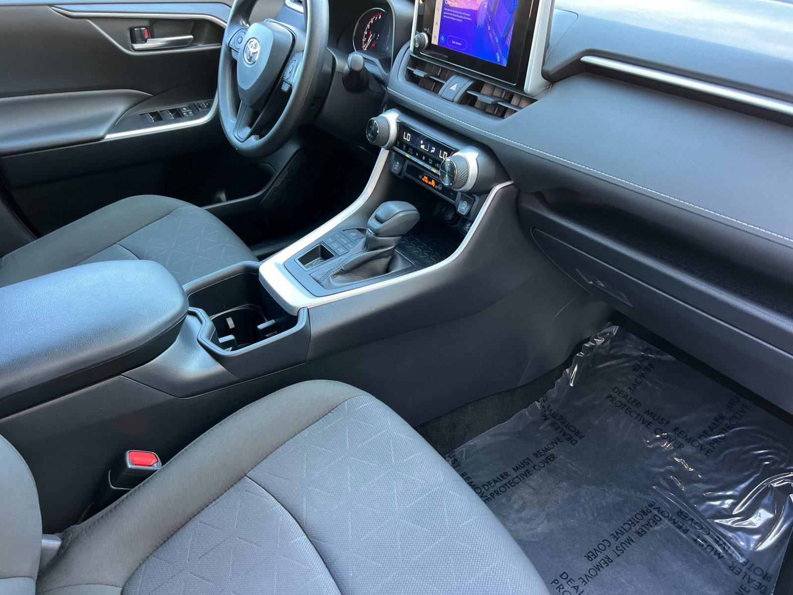 Used 2025 Toyota RAV4 XLE AWD/4WD image 15