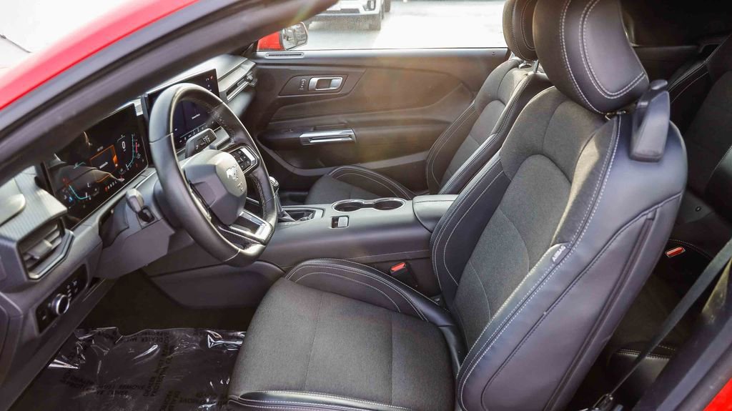 Used 2024 Ford Mustang Convertible RWD image 21