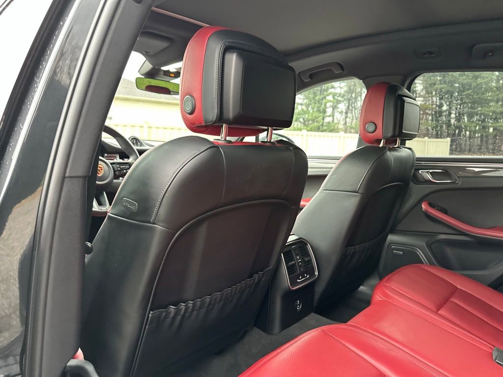 Used 2024 Porsche Macan S image 21