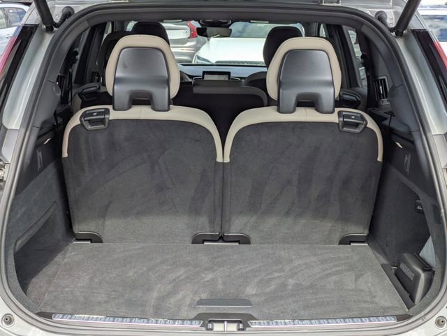 Certified 2026 Volvo XC90 B6 Plus w/ Protection Package Premier AWD/4WD image 17