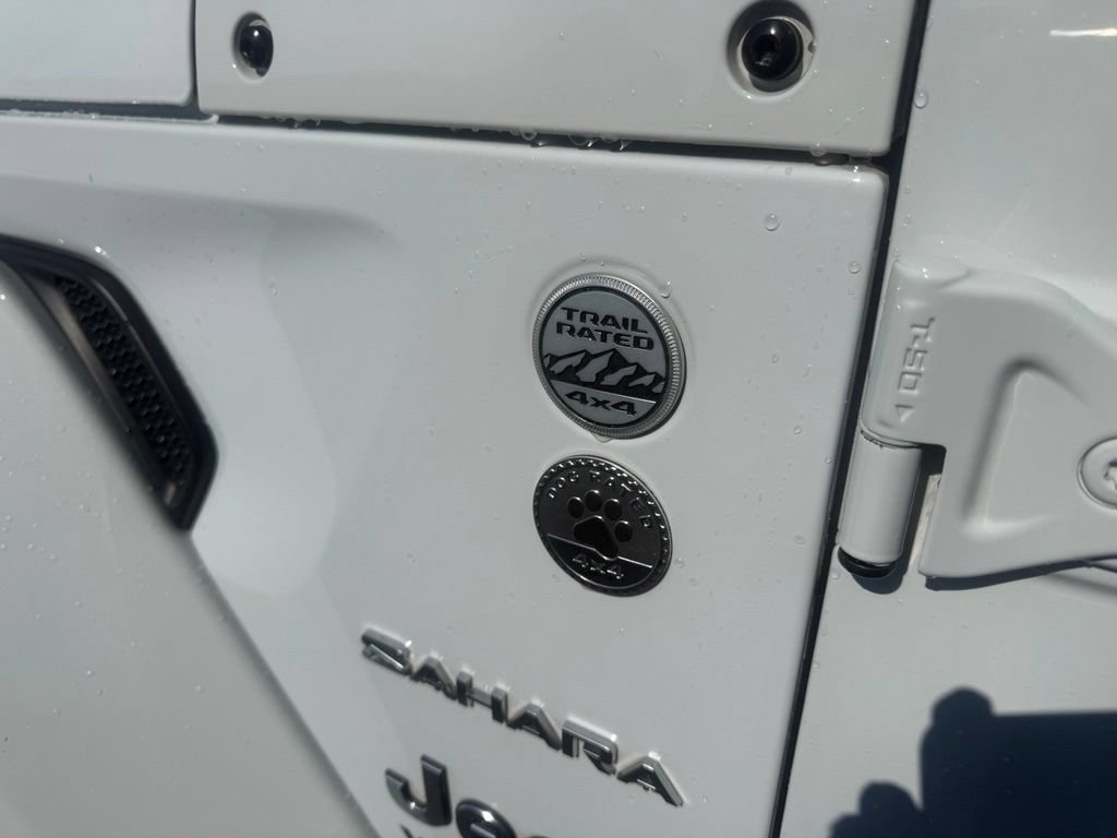 Certified 2019 Jeep Wrangler Unlimited Sahara AWD/4WD image 12