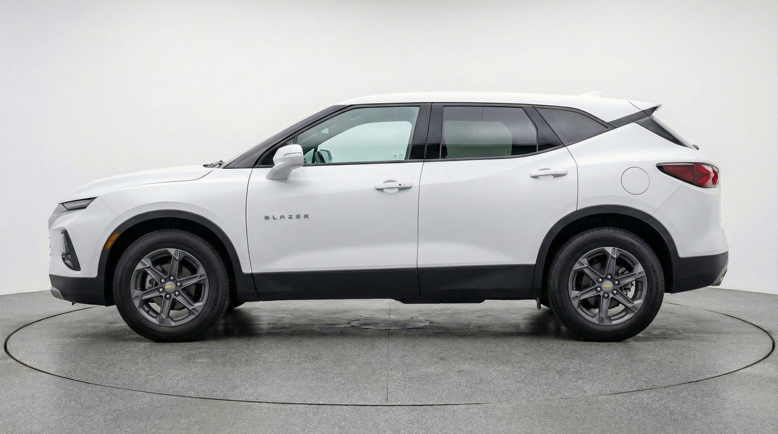 Used 2025 Chevrolet Blazer LT FWD image 5