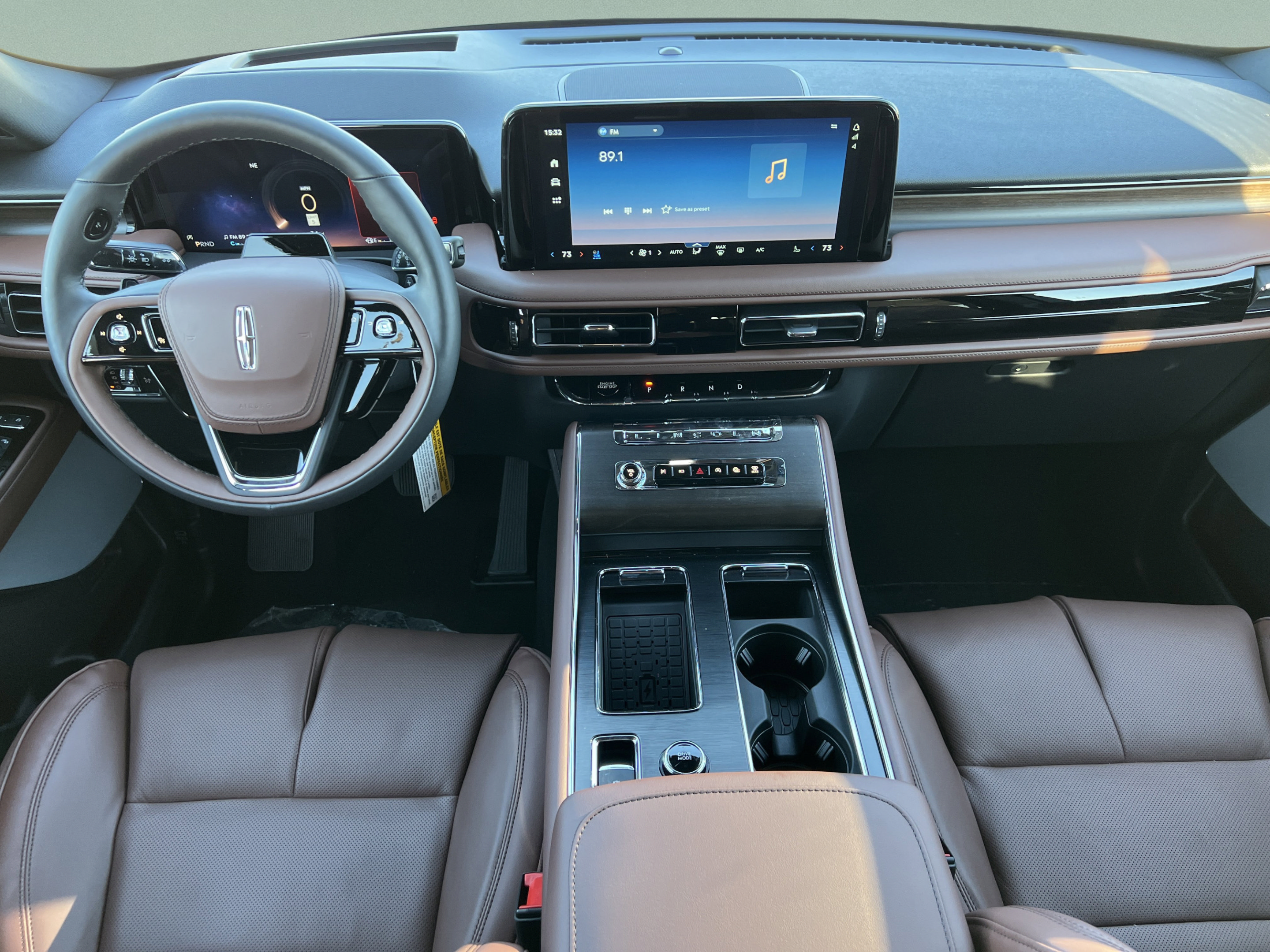 New 2026 Lincoln Aviator Reserve w/ Luxury Package RWD image 9