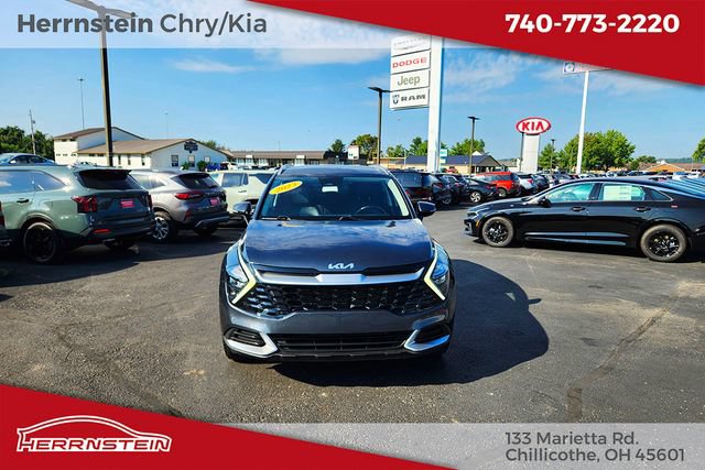 Used 2023 Kia Sportage EX AWD/4WD image 2
