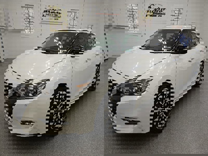 Used 2018 Nissan Maxima SR w/ Interior Lighting Package image 1