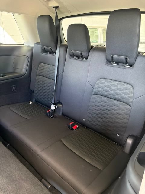 Used 2025 Nissan Pathfinder SV FWD image 24