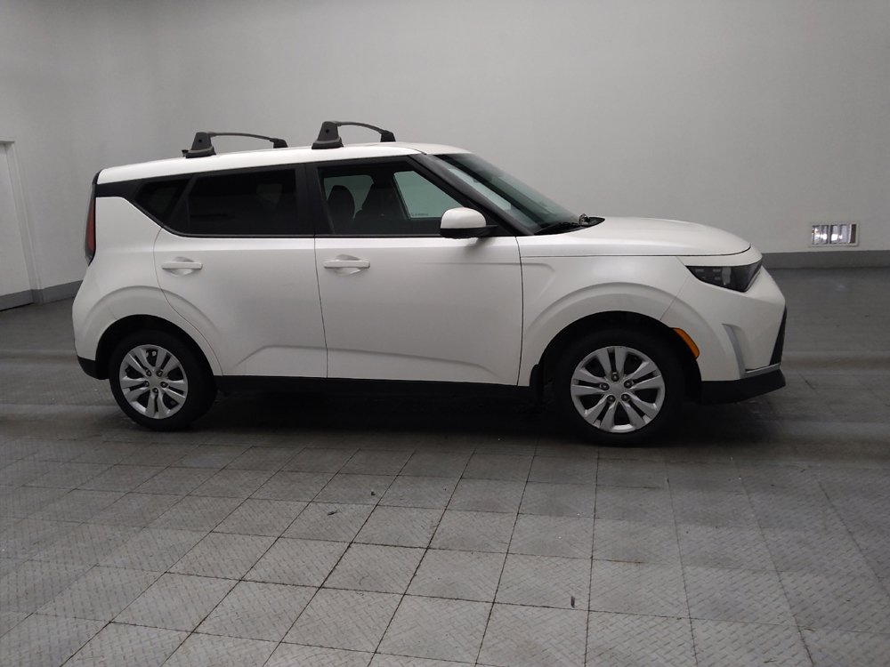 Used 2023 Kia Soul LX image 11