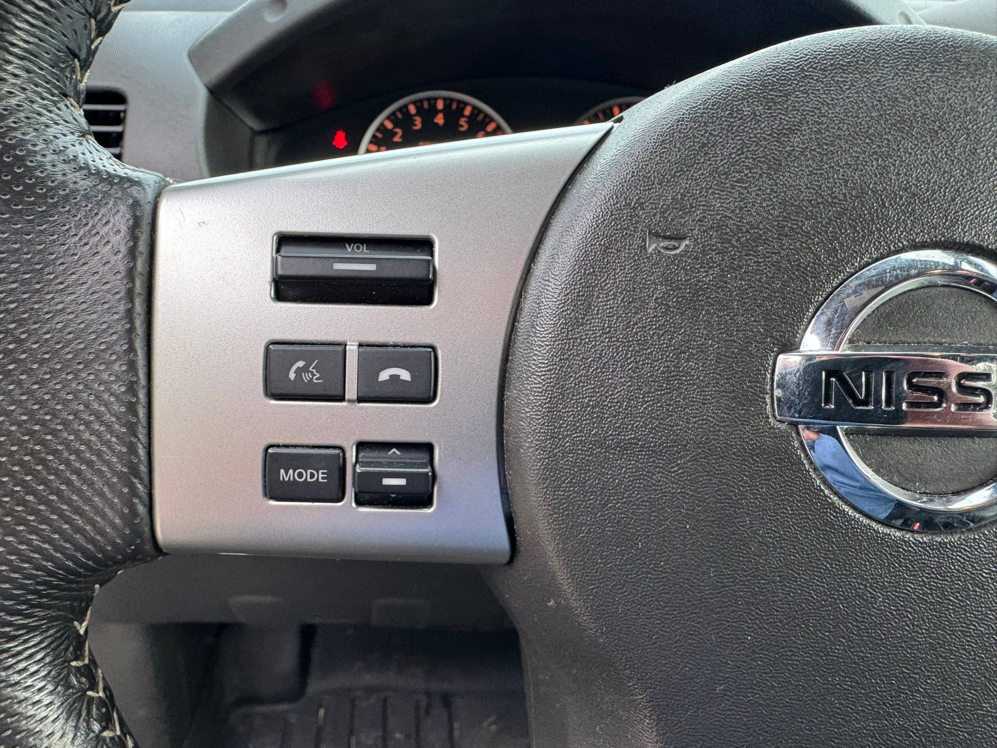 Used 2015 Nissan Xterra PRO-4X AWD/4WD image 18