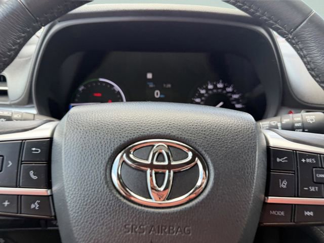 Used 2024 Toyota Sienna XLE FWD image 35