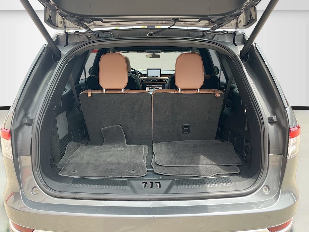 Used 2023 Lincoln Aviator Reserve w/ Equipment Group 201A AWD/4WD image 29