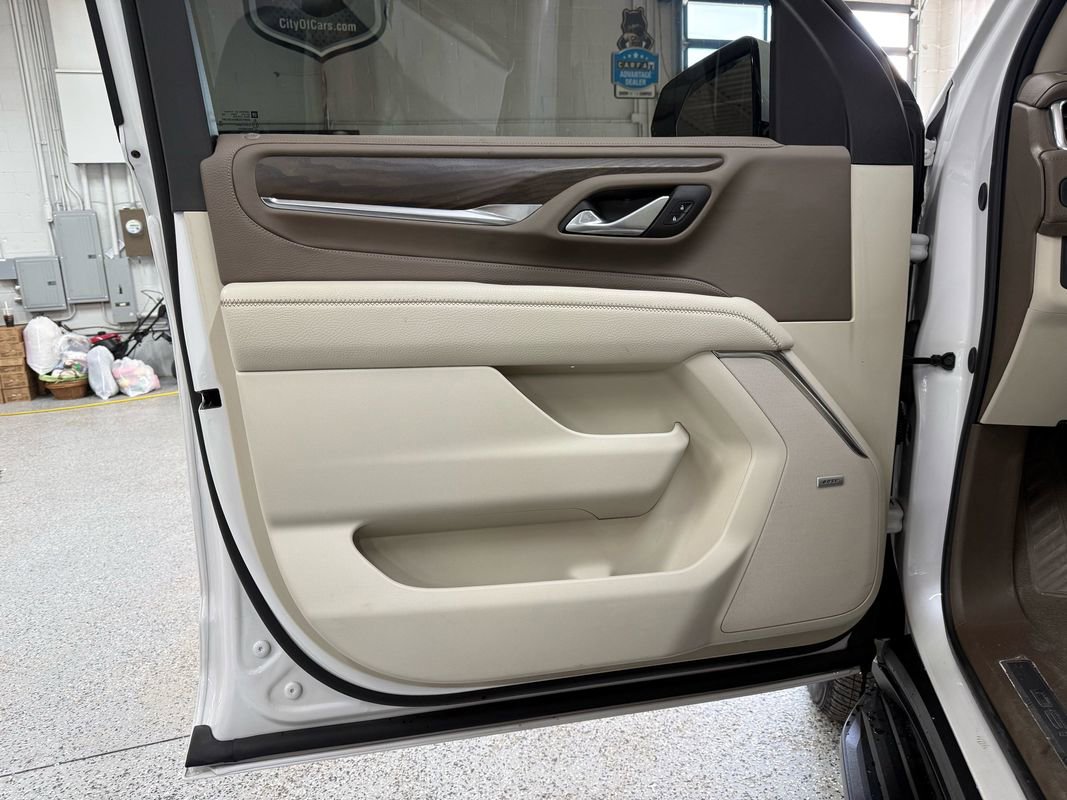 Used 2024 GMC Yukon XL Denali w/ Advanced Technology Package image 9