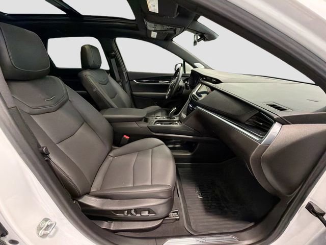 Certified 2025 Cadillac XT5 Premium Luxury w/ LPO, Floor Liner Package AWD/4WD image 25