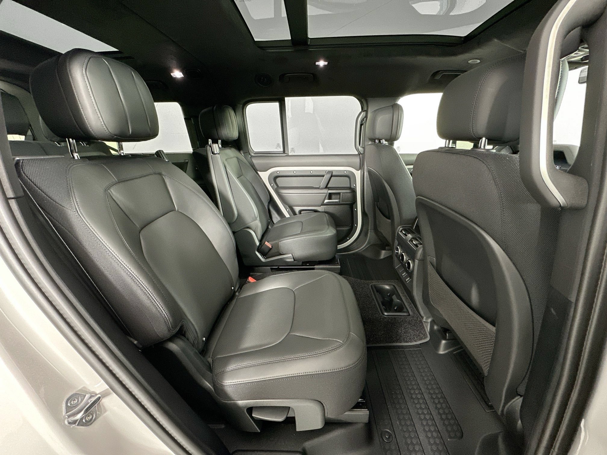 New 2026 Land Rover Defender 130 X AWD/4WD image 24