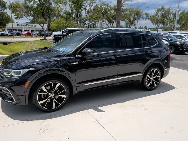 Used 2022 Volkswagen Tiguan SEL R-Line AWD/4WD image 9