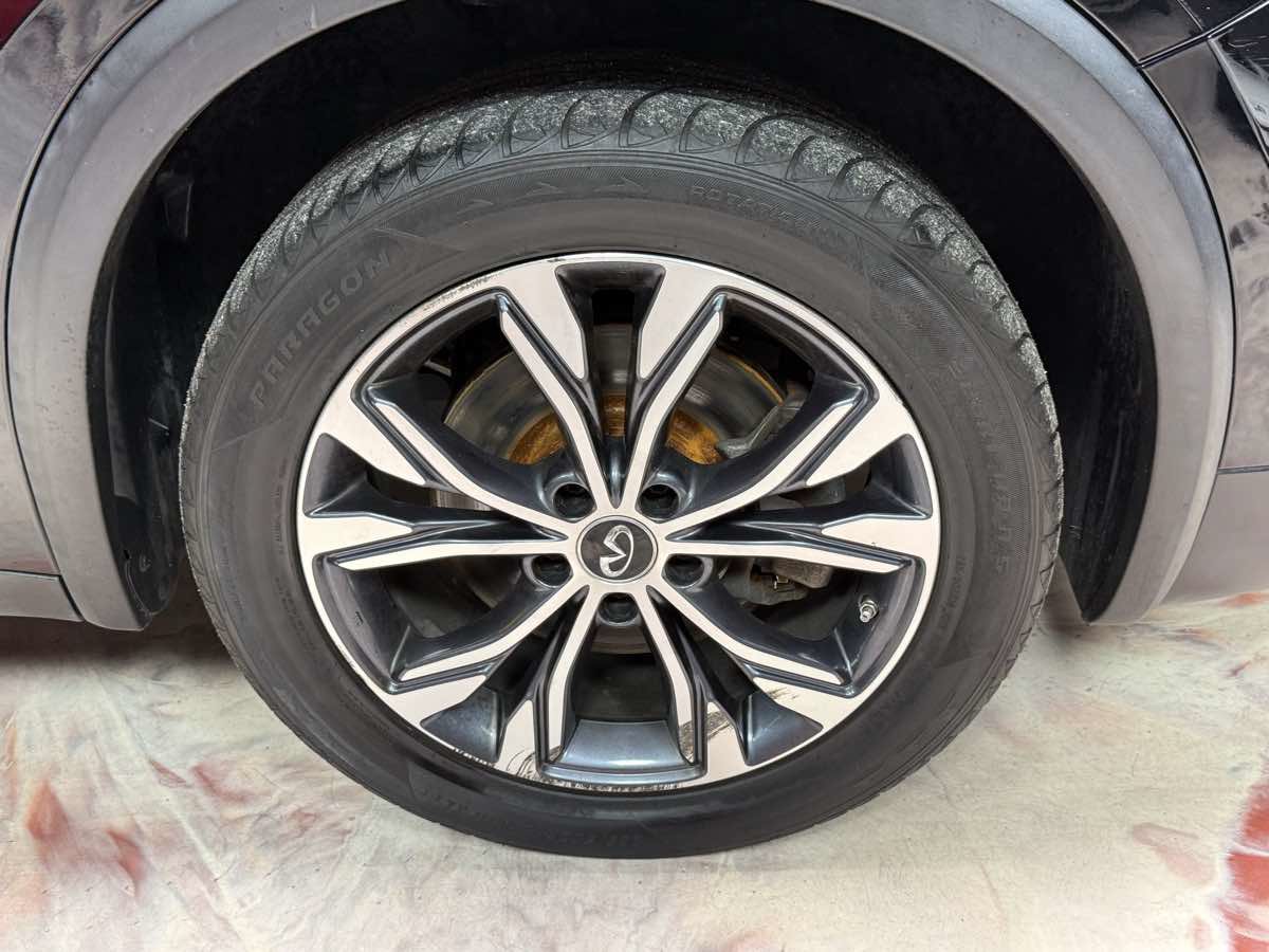 Used 2018 INFINITI QX30 Premium w/ Navigation Package AWD/4WD image 39