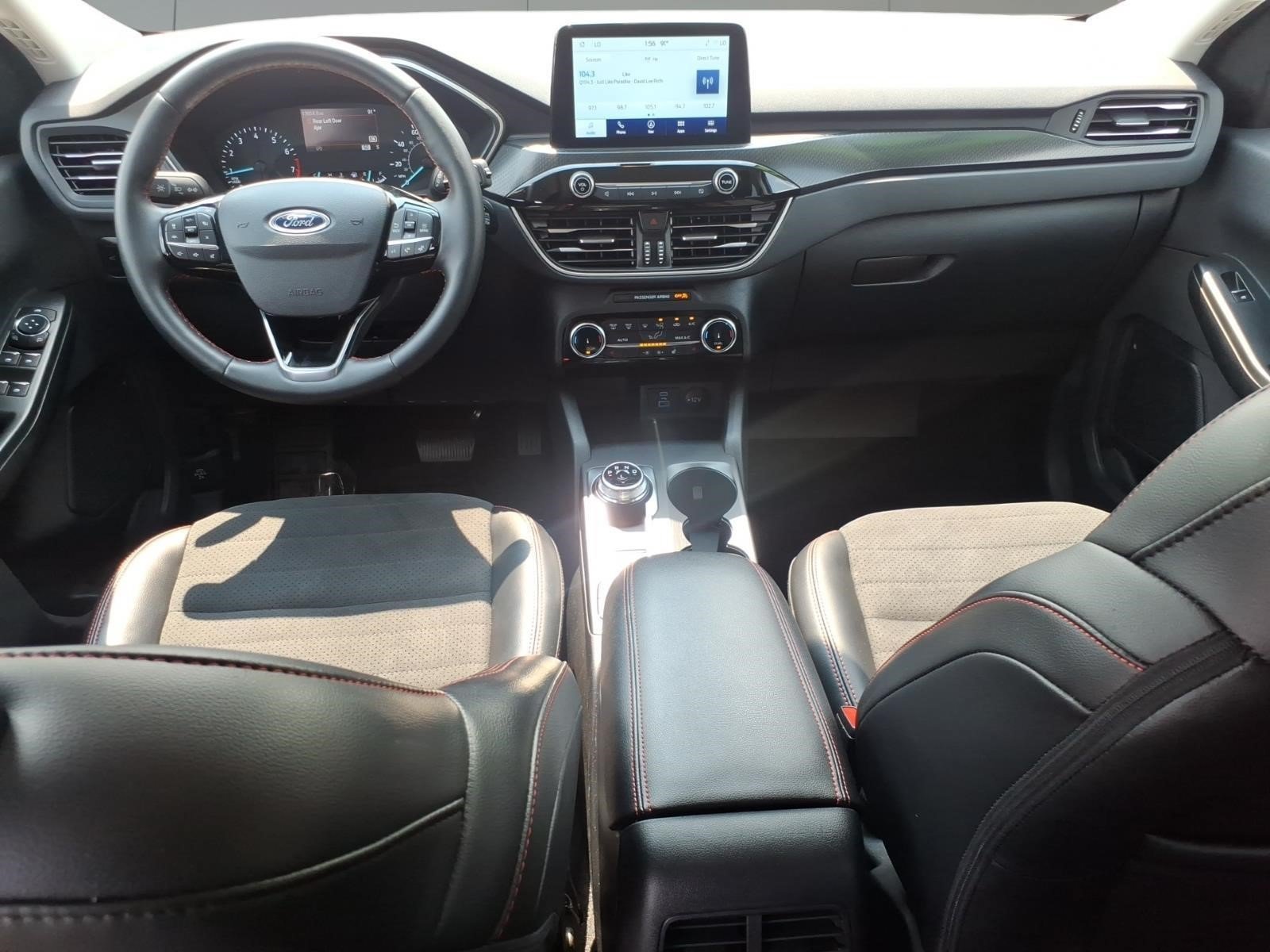 Used 2022 Ford Escape SEL w/ SEL Stealth AWD Package image 9