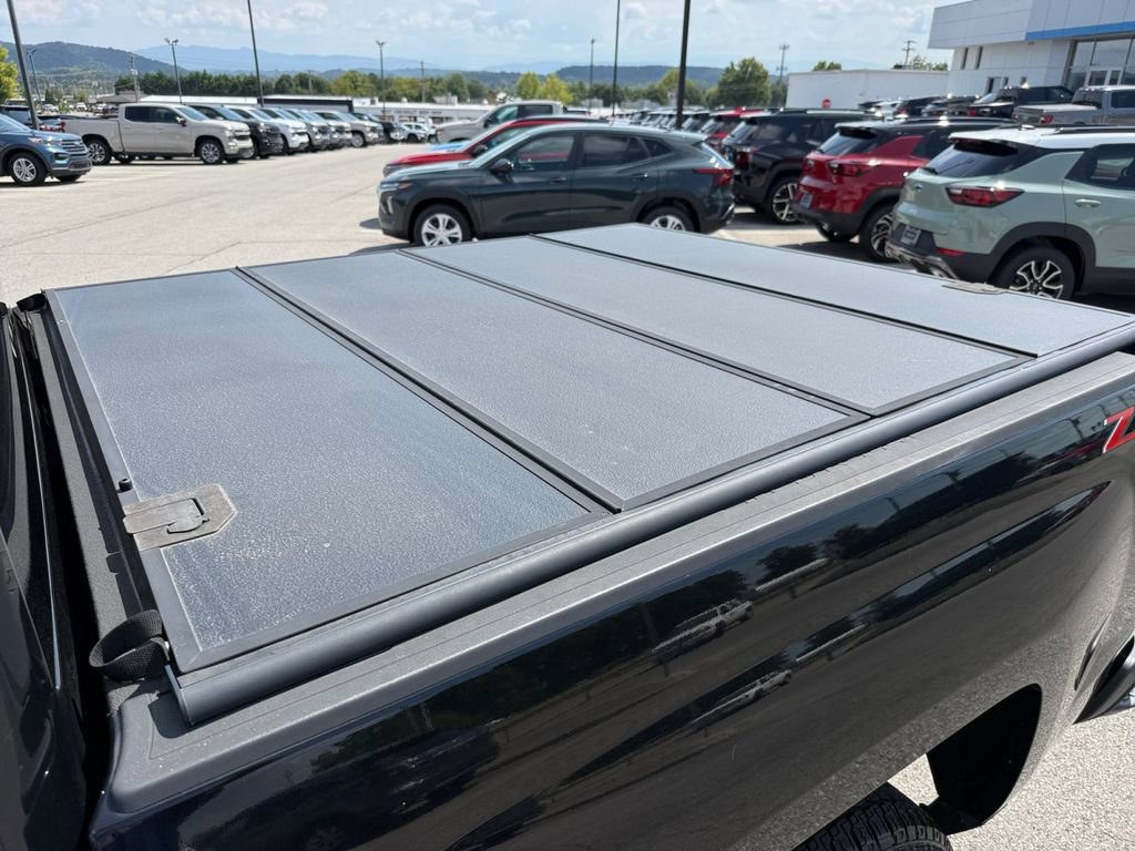 Used 2018 Chevrolet Silverado 1500 LT w/ All Star Edition AWD/4WD image 28