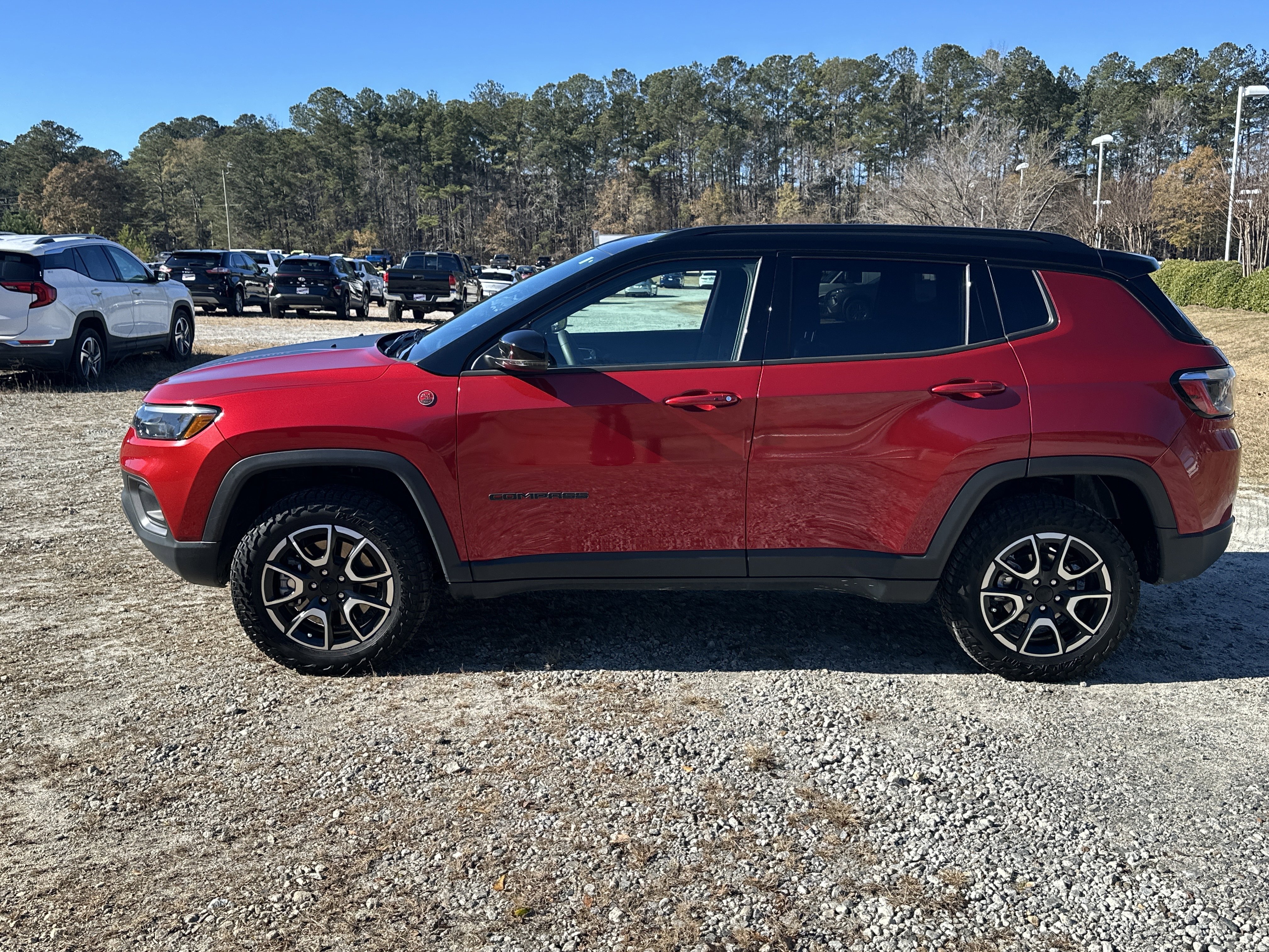 Used 2024 Jeep Compass Trailhawk image 8