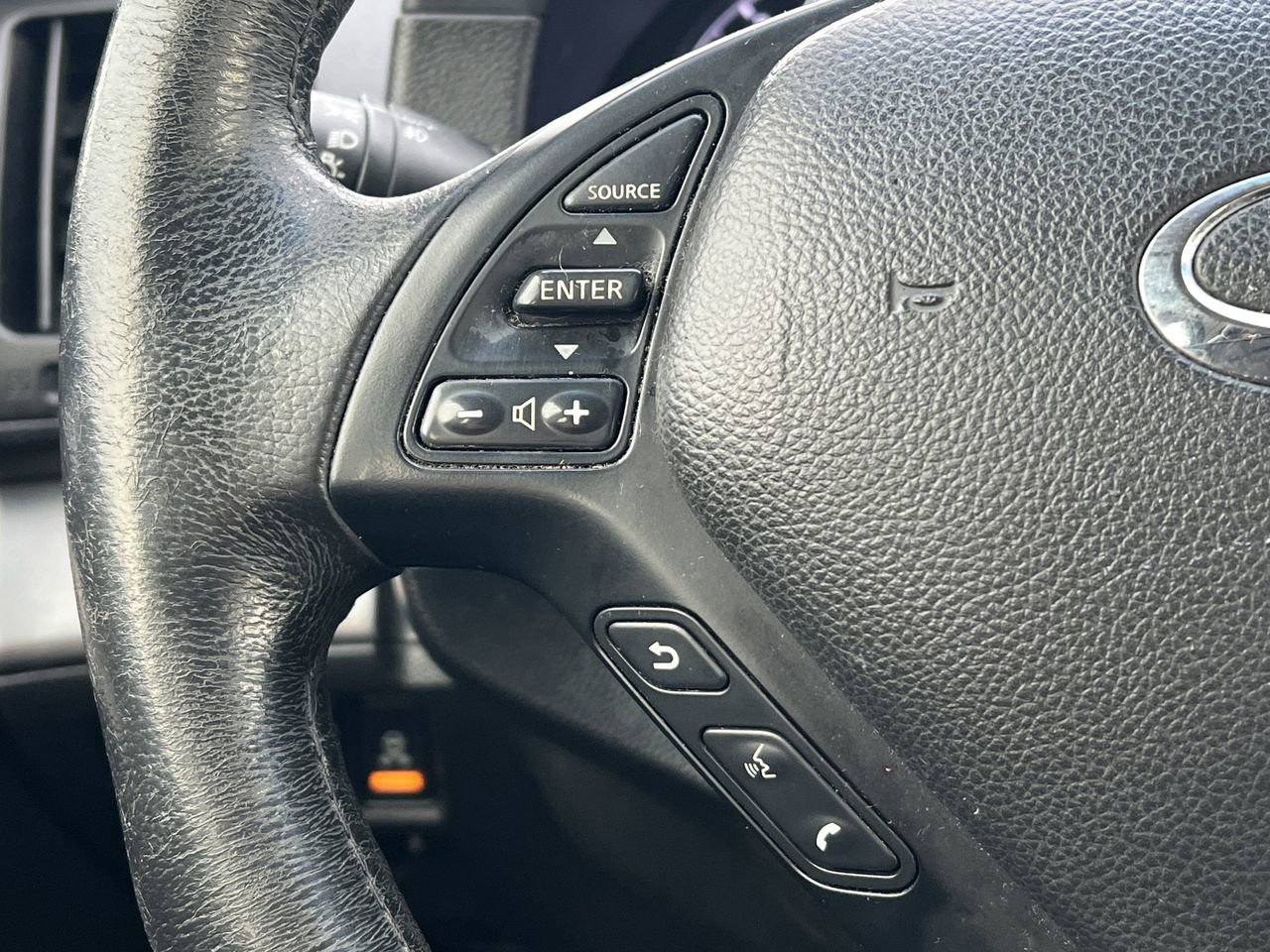 Used 2013 INFINITI G37 x w/ Premium Pkg image 17