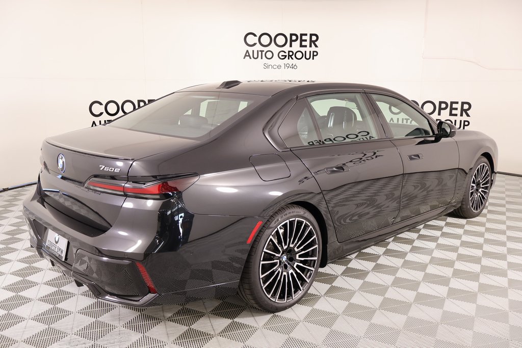 New 2026 BMW 750e xDrive AWD/4WD image 23