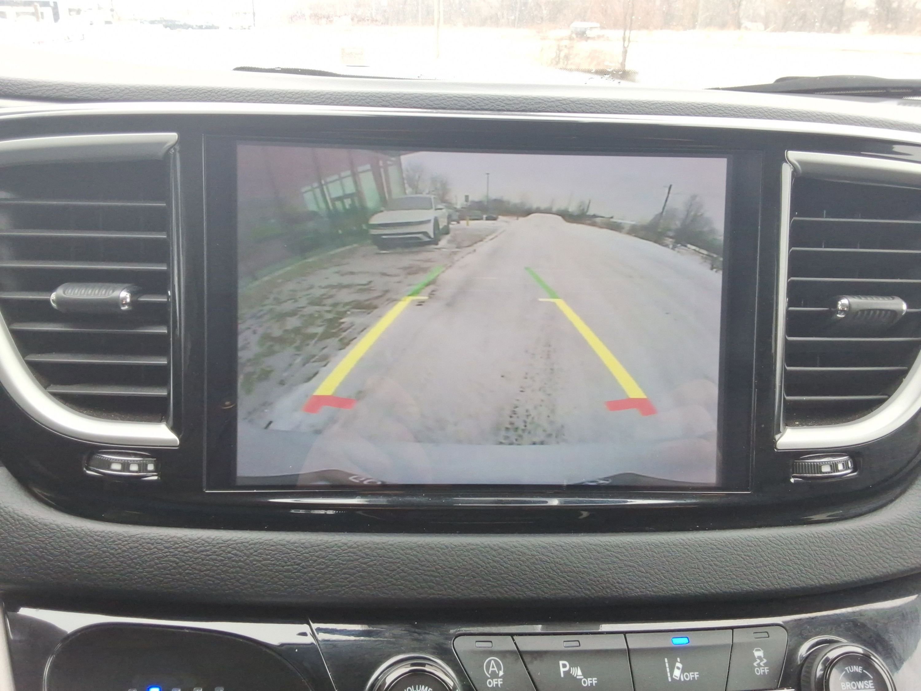 Used 2024 Chrysler Pacifica Touring-L image 16