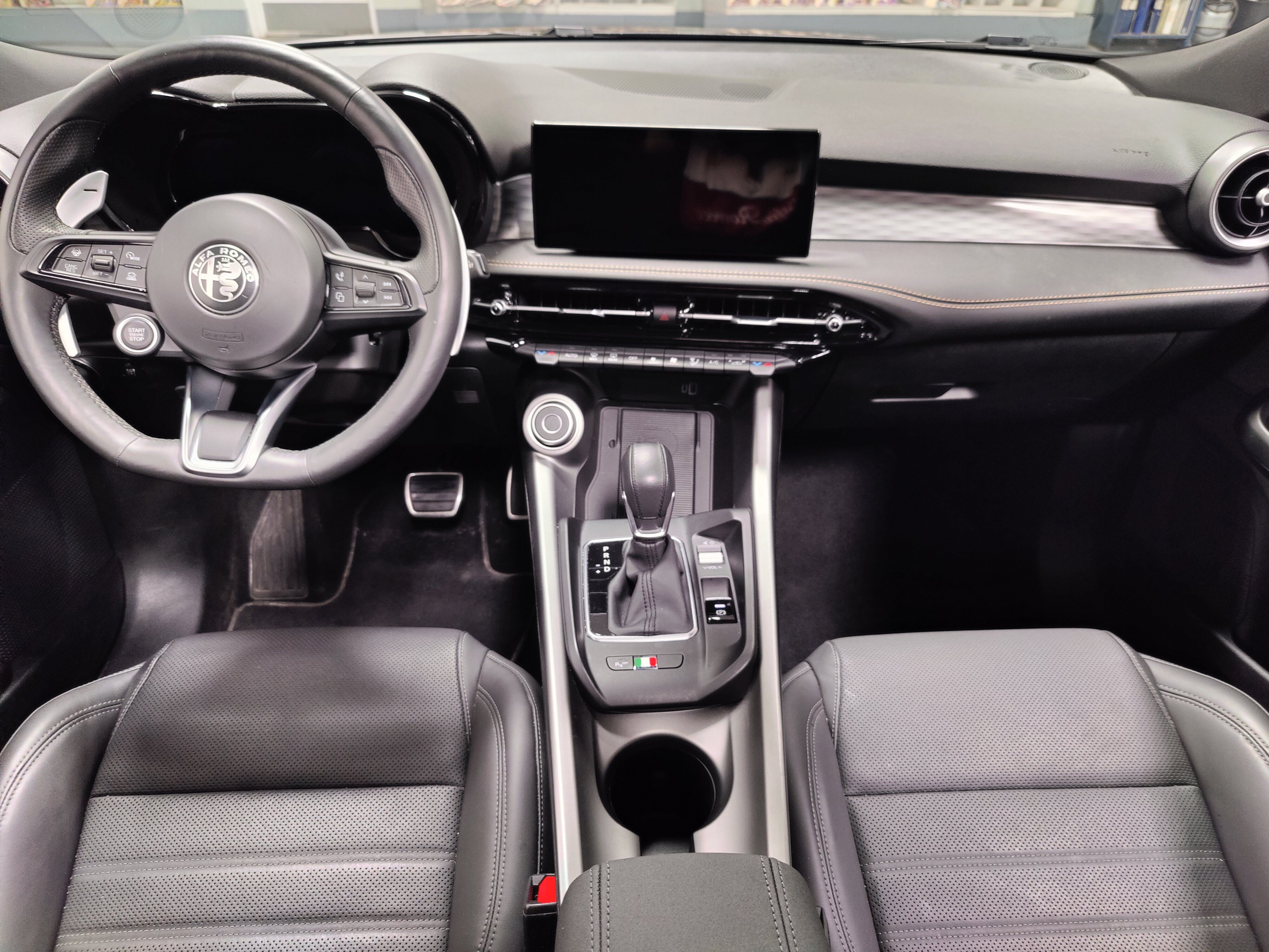 Used 2025 Alfa Romeo Tonale w/ Premium Package AWD/4WD image 18