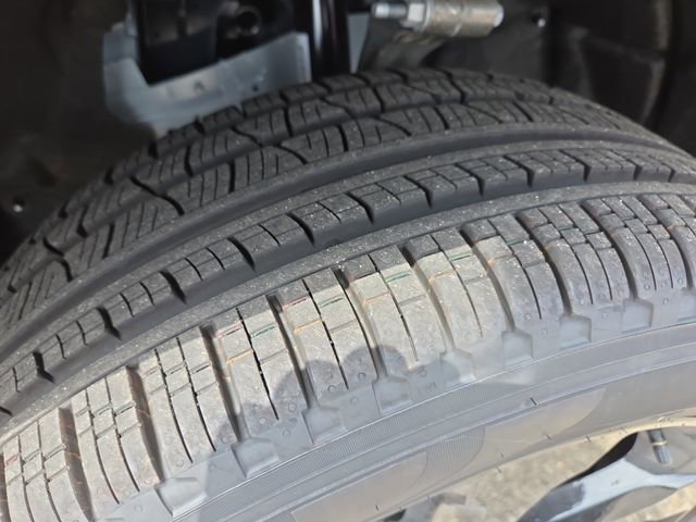 New 2025 Jeep Grand Cherokee L Limited w/ Luxury Tech Group II image 45