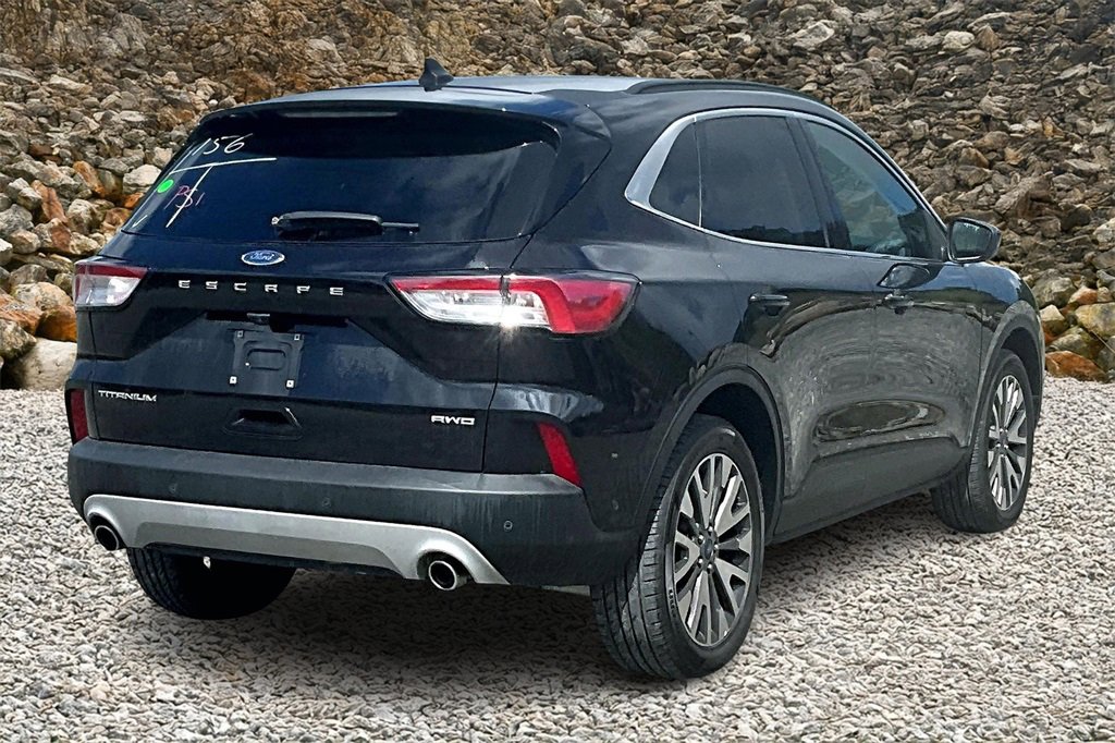 Used 2021 Ford Escape Titanium image 2