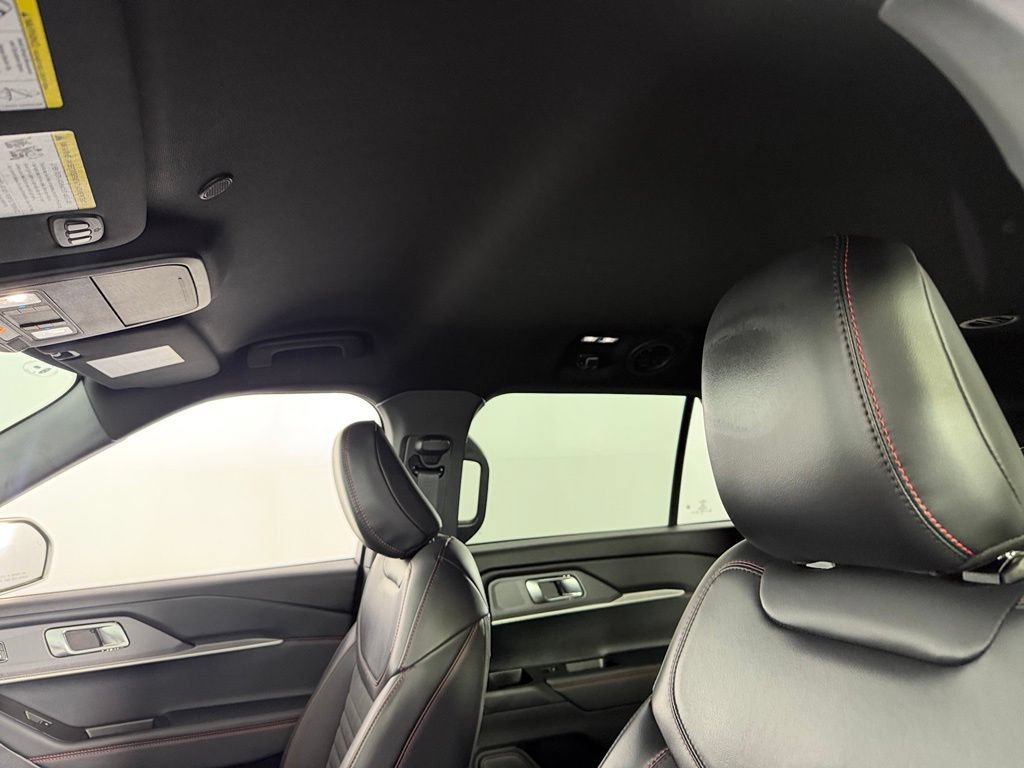Used 2025 Ford Explorer ST-Line RWD image 27