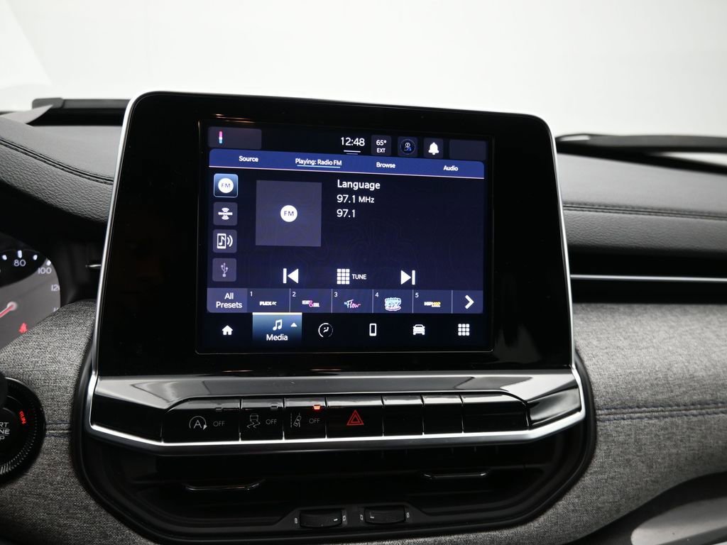 Used 2025 Jeep Compass Latitude image 19