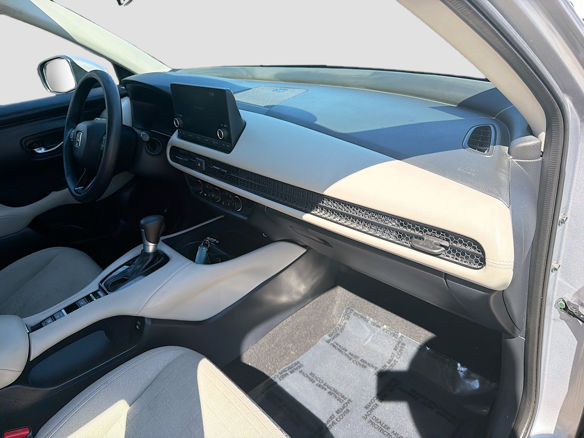 Used 2024 Honda HR-V LX image 31