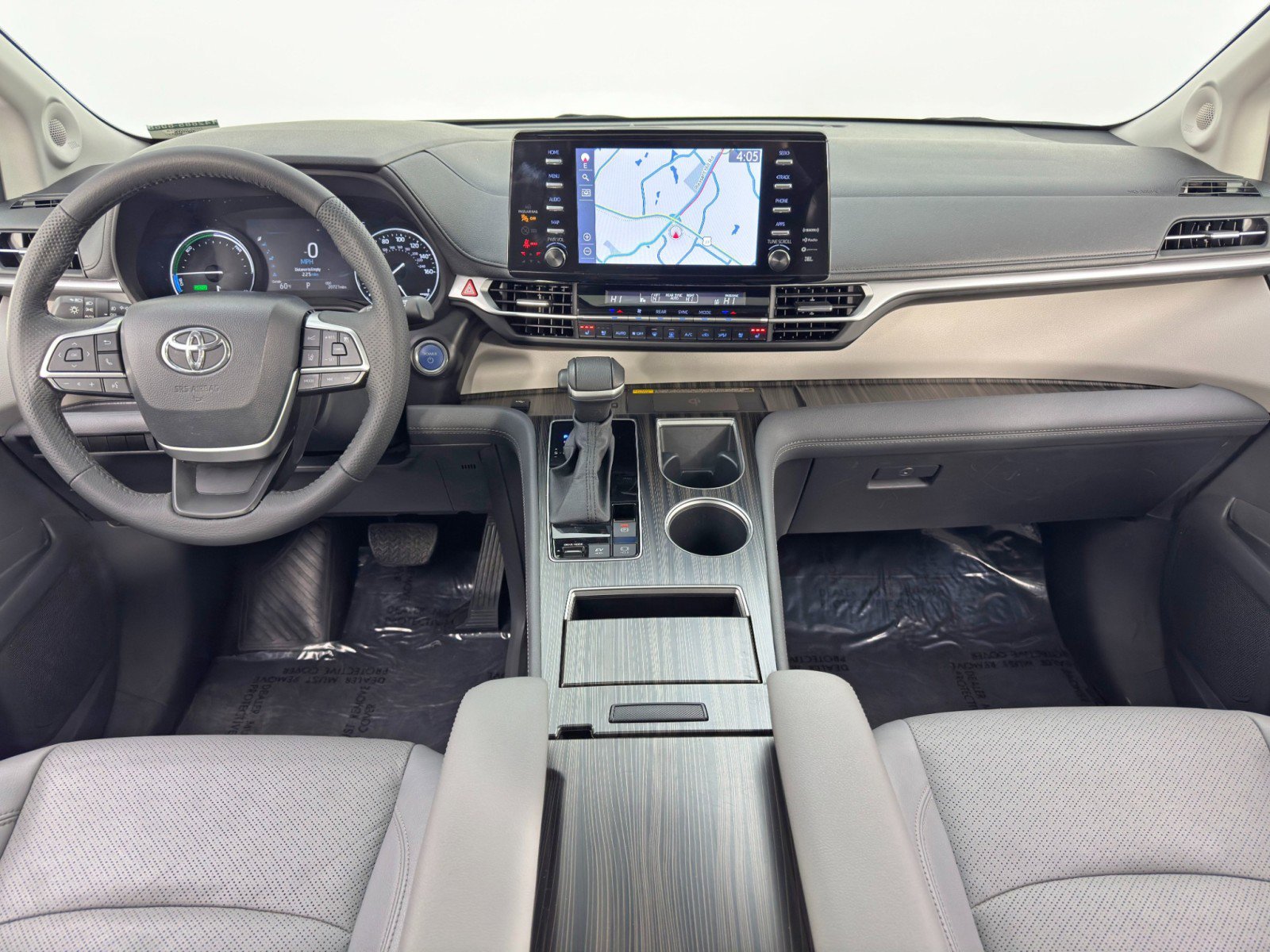 Used 2024 Toyota Sienna Limited image 13