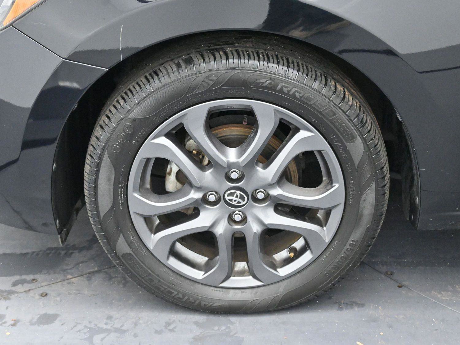 Used 2020 Toyota Yaris LE image 33