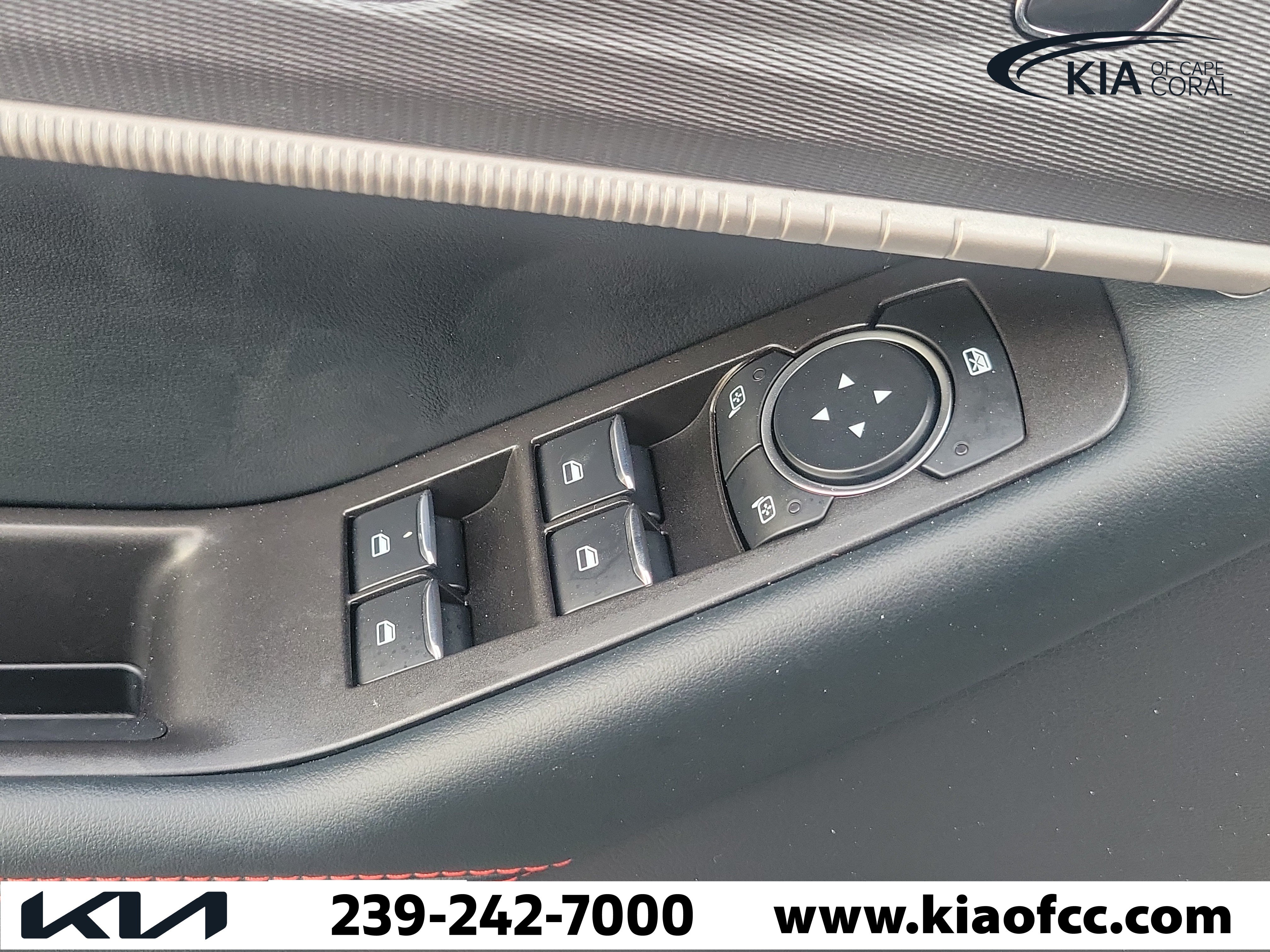 Used 2025 Ford Explorer ST-Line w/ ST-Line Street Pack AWD/4WD image 26