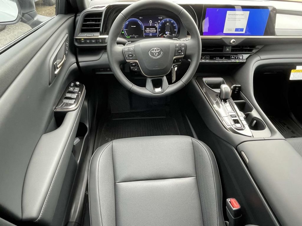 New 2025 Toyota Crown Signia image 9